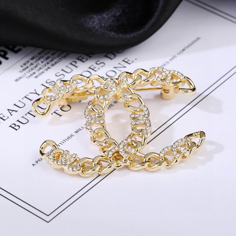 Chanel Brooch 03yxs213